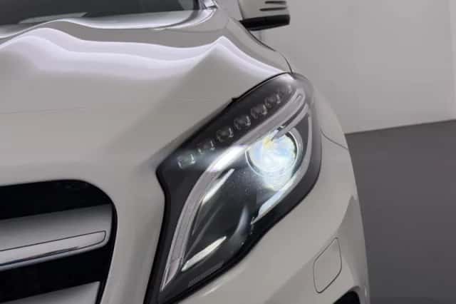Mercedes-Benz GLA (2016) thumbnail 5