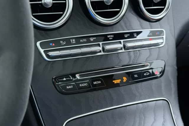 Mercedes-Benz GLC-Klasse (2017) thumbnail 6