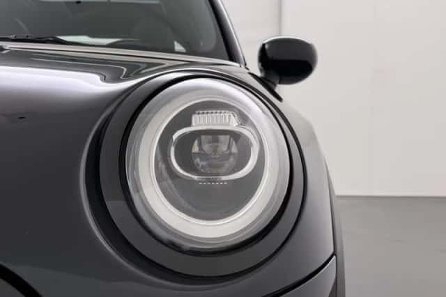 MINI Cooper S (2019) thumbnail 4