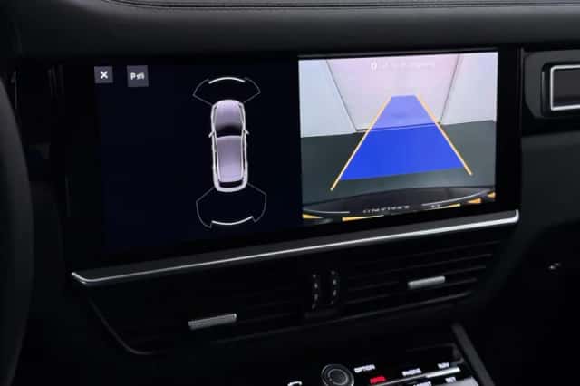 Porsche Cayenne (2021) thumbnail 8