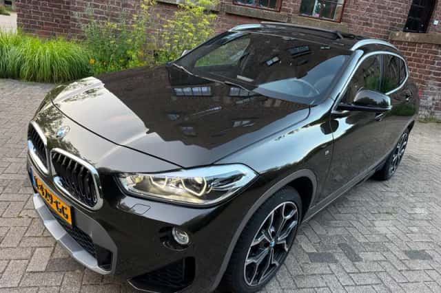 BMW X2 (2018) thumbnail 2