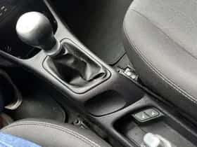 Kia Picanto (2015) thumbnail 21