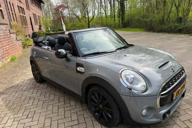 MINI Cabrio (2017) thumbnail 6