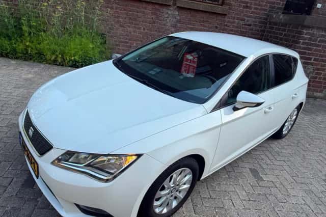 SEAT Leon (2016) thumbnail 2