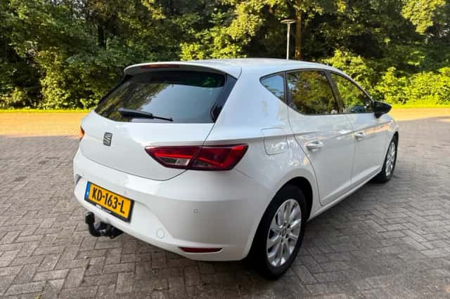 SEAT Leon (2016) thumbnail 5