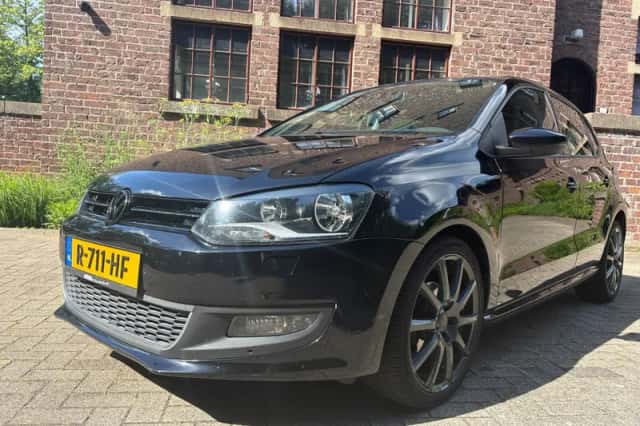 Volkswagen Polo (2011) thumbnail 1