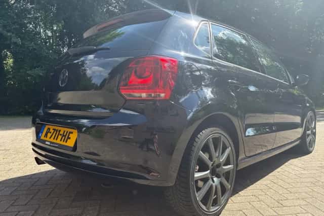 Volkswagen Polo (2011) thumbnail 6