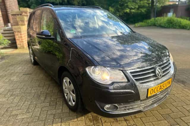 Volkswagen Touran (2010) thumbnail 5