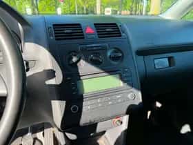 Volkswagen Touran (2004) thumbnail 15