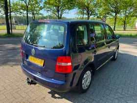 Volkswagen Touran (2004) thumbnail 5