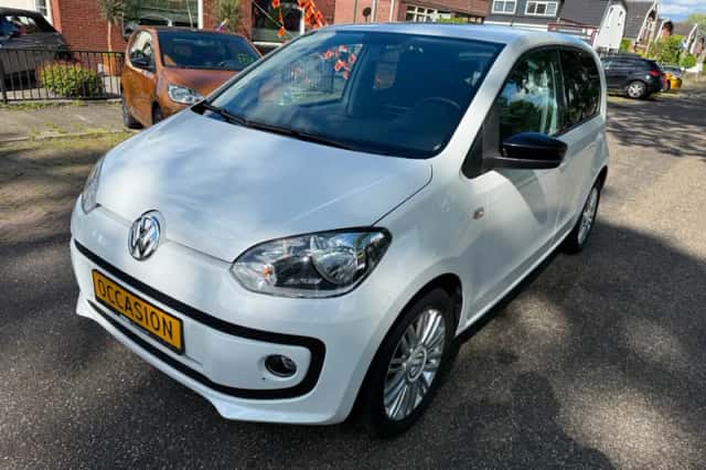 Volkswagen Up! (2014) thumbnail 1
