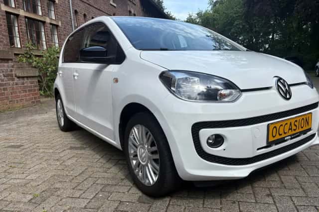Volkswagen Up! (2014) thumbnail 4