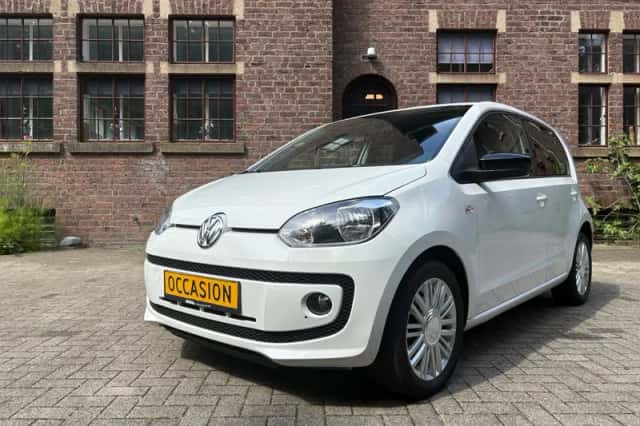 Volkswagen Up! (2014) thumbnail 5