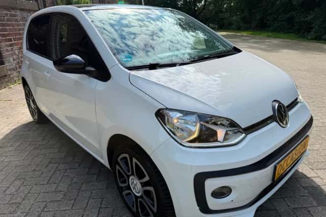 Volkswagen Up! (2019) thumbnail 3