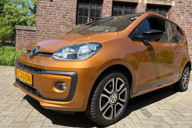 Volkswagen Up! (2018) thumbnail 1