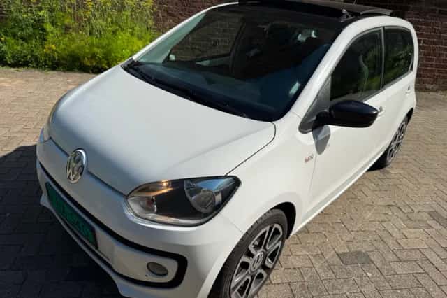 Volkswagen Up! (2014) thumbnail 2