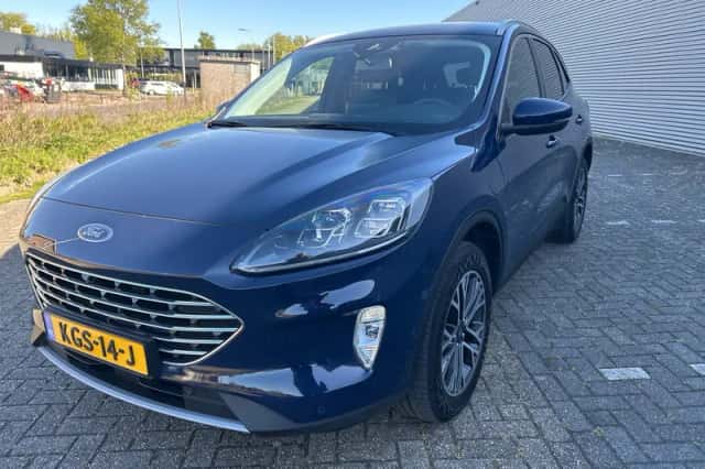 Ford Kuga (2023) thumbnail 4