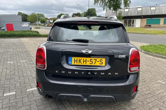 MINI Countryman (2017) thumbnail 3