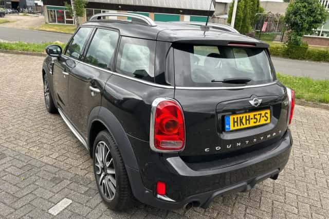 MINI Countryman (2017) thumbnail 4