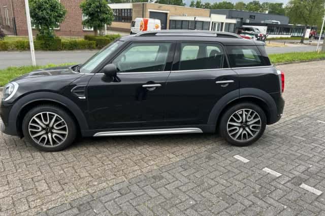 MINI Countryman (2017) thumbnail 5