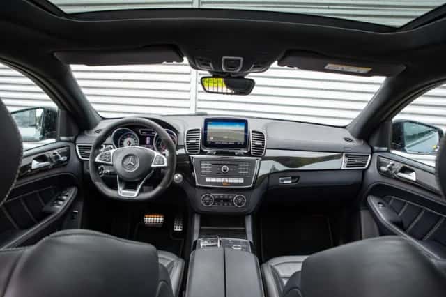Mercedes-Benz GLE (2019) thumbnail 3