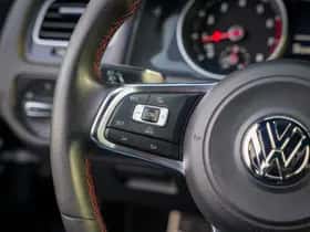Volkswagen Golf (2016) thumbnail 21
