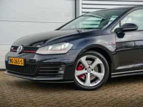Volkswagen Golf (2016) thumbnail 26