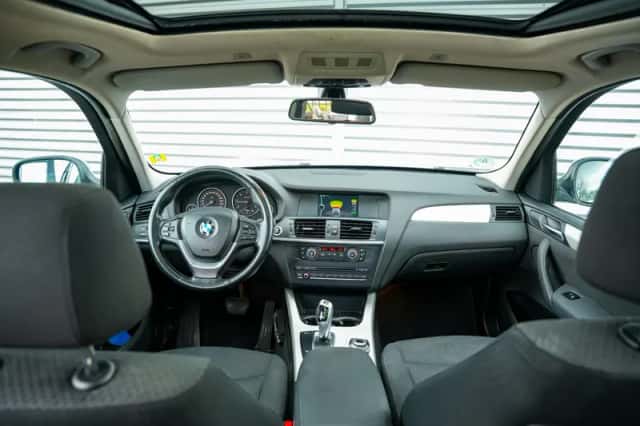 BMW X3 (2011) thumbnail 2