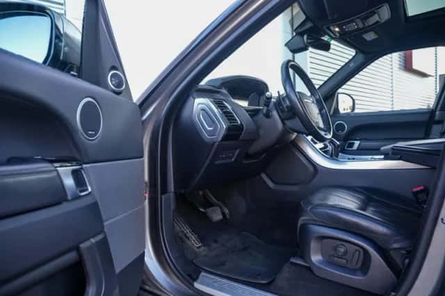 Land Rover Range Rover Sport (2017) thumbnail 6