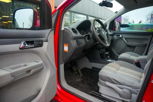 Volkswagen Caddy (2008) thumbnail 3