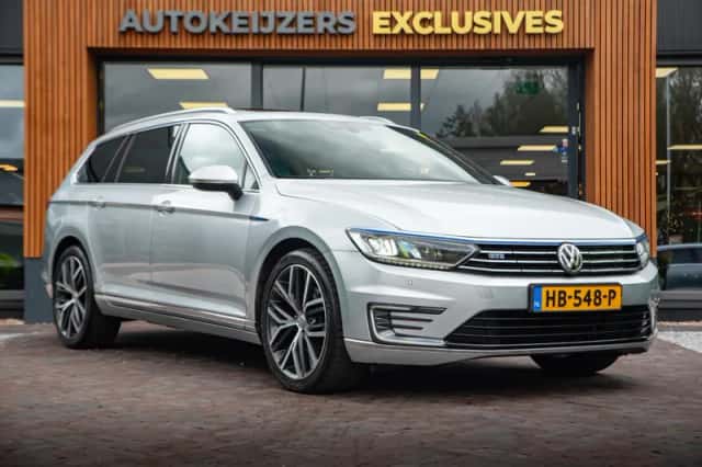 Volkswagen Passat (2015) thumbnail 1