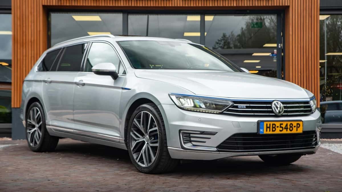 Volkswagen Passat (2015) — foto 1