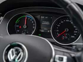 Volkswagen Passat (2015) thumbnail 19