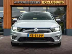 Volkswagen Passat (2015) thumbnail 3