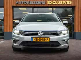 Volkswagen Passat (2015) thumbnail 3
