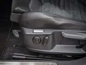 Volkswagen Passat (2015) thumbnail 24