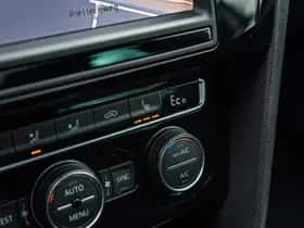 Volkswagen Passat (2015) thumbnail 26
