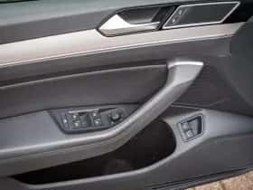 Volkswagen Passat (2015) thumbnail 27