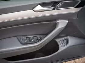 Volkswagen Passat (2015) thumbnail 27