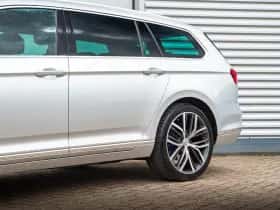 Volkswagen Passat (2015) thumbnail 30