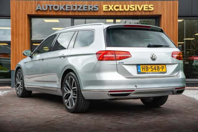 Volkswagen Passat (2015) thumbnail 4