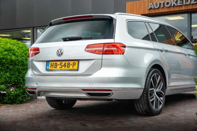 Volkswagen Passat (2015) thumbnail 6