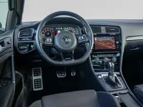 Volkswagen Golf (2017) thumbnail 4