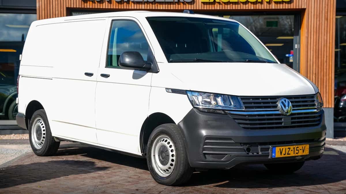Volkswagen Transporter (2021) — foto 1