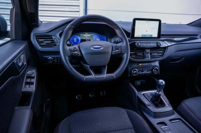 Ford Kuga (2021) thumbnail 4