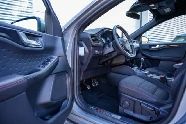 Ford Kuga (2021) thumbnail 6