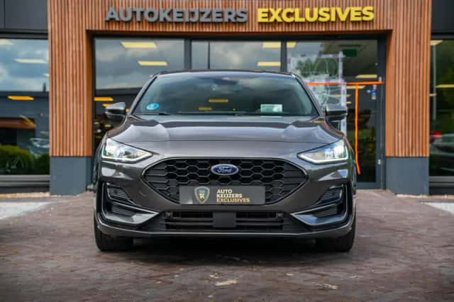 Ford Focus (2024) thumbnail 3