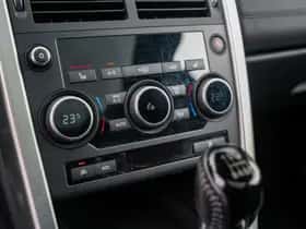 Land Rover Discovery Sport (2017) thumbnail 16