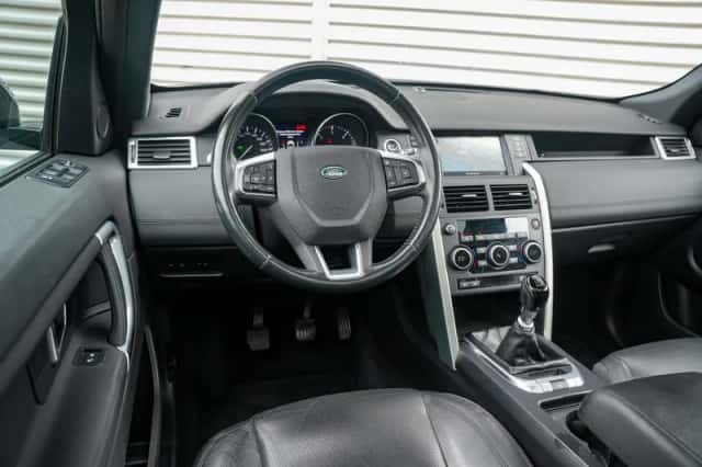 Land Rover Discovery Sport (2017) thumbnail 4