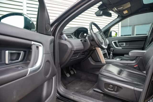 Land Rover Discovery Sport (2017) thumbnail 6